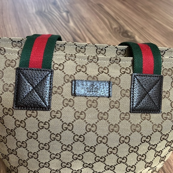 A287 - 💯 % authentic Gucci shoulder bag - Picture 13 of 16